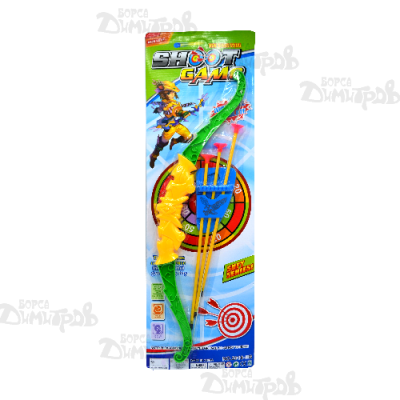 Лък 3 стрели на картон гол.